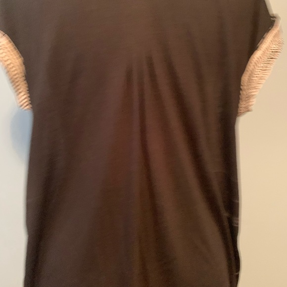 Cute top - Picture 3 of 3